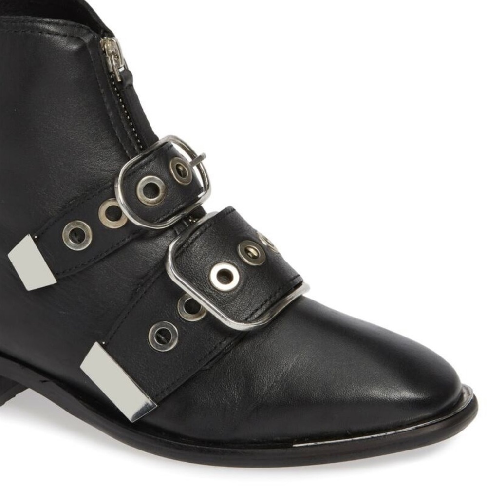 TOPSHOP Front Zip buckle combat moto Ankle Boots - Picture 5 of 8
